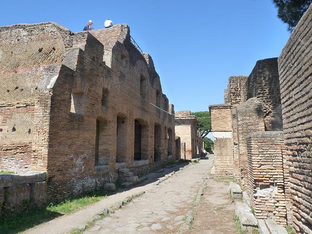 (34) Ostia Antica - Insulae (tenemant blocks).JPG